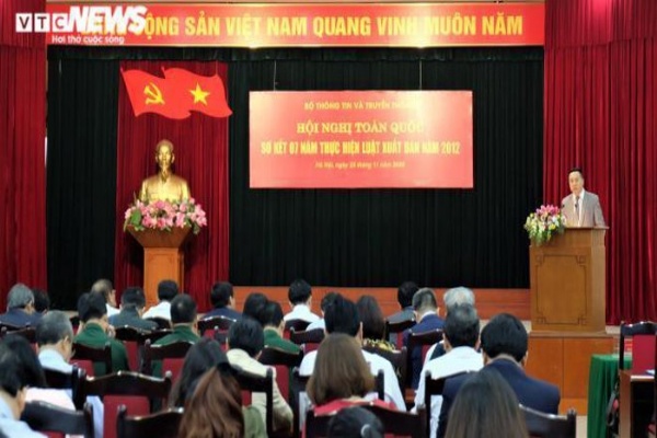 Vì sao vi phạm bản quyền, in sách lậu chưa thể kiểm soát?